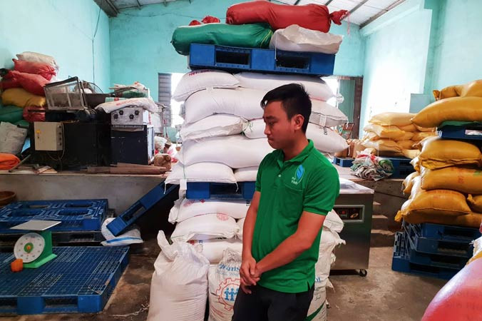 Những kho đường lậu này khiến đường nội điêu đứng.