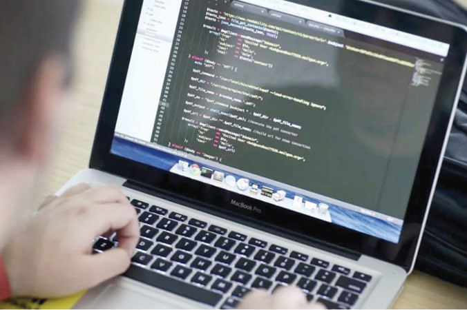 Các tin tặc Trung Quốc được cho là đã đánh cắp được các dữ liệu vũ khí, tàu ngầm và tên lửa của Mỹ.