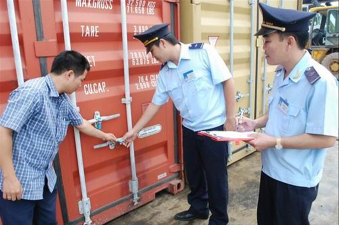 Phí kiểm tra chuyên ngành ngày càng tăng. Ảnh minh họa.