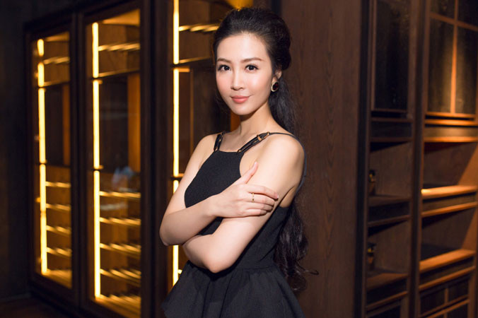 Á Hậu Ðặng Thùy Trang có cuộc sống khép kín sau 8 năm dự thi Hoa Hậu. Ảnh: Dạ Miêu.