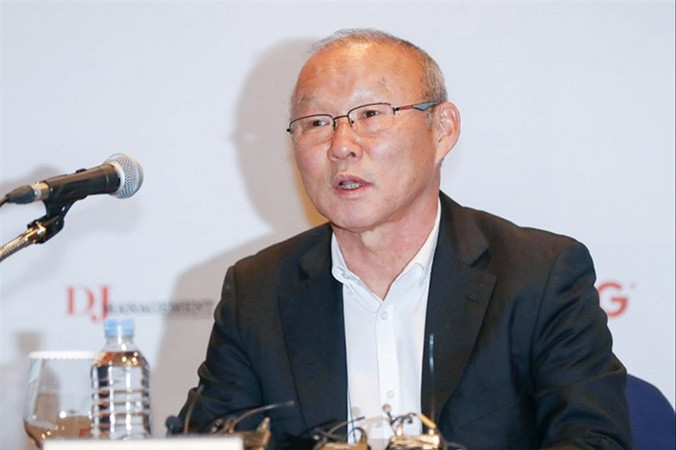 HLV Park Hang-seo tại cuộc họp báo ở sân bay Incheon ngay sau khi trở về quê nhà nghỉ phép.