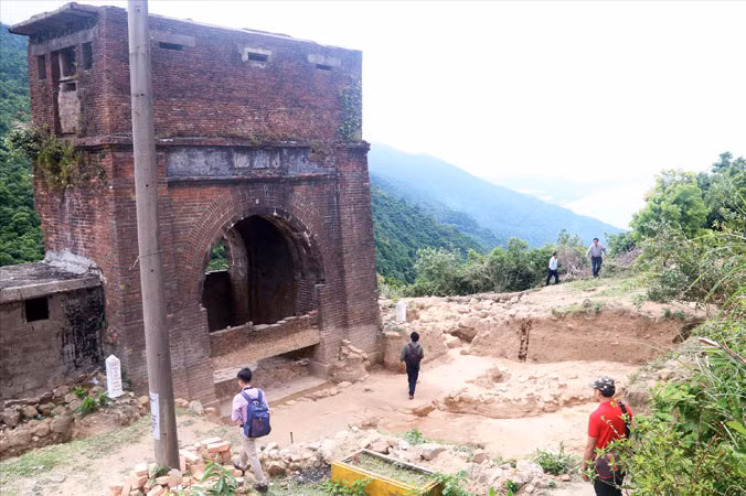 Thiên hạ đệ nhất hùng quan và con đường thiên lý Bắc Nam thời nhà Nguyễn phát lộ sau khai quật. Ảnh: Nguyễn Thành.