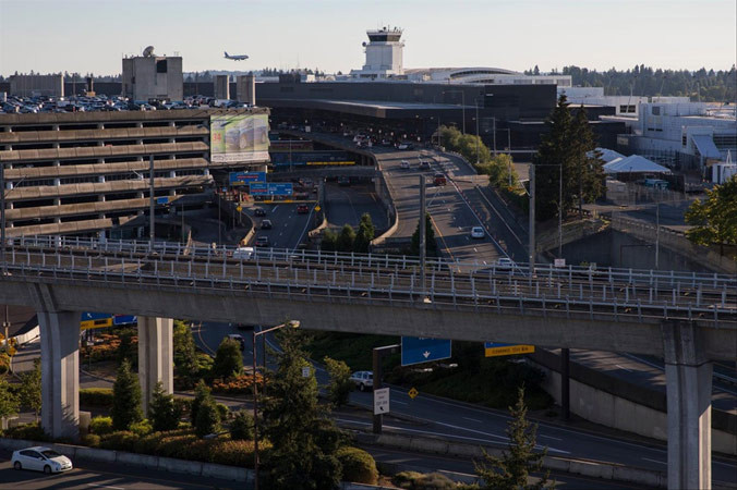 Sân bay quốc tế Seattle - Tacoma, nơi Ron Rockwell Hansen bị bắt trước khi sang Trung Quốc. Ảnh: New York Times.