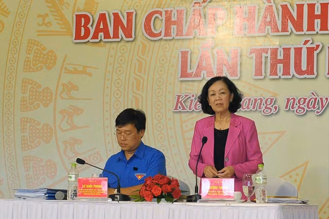 Trưởng Ban Dân vận Trung ương Trương Thị Mai phát biểu tại buổi thảo luận chuyên đề sơ kết 5 năm Ðoàn TNCS Hồ Chí Minh thực hiện Nghị quyết 25, ngày 18/7. Ảnh: Xuân Tùng.