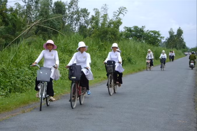 Học sinh vào năm học mới.