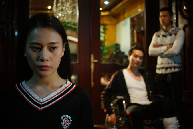 “Quỳnh búp bê” khai thác sâu đề tài buôn bán phụ nữ làm gái làng chơi.