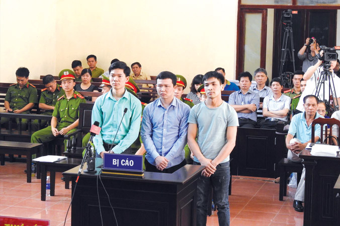 Các bị cáo tại tòa.