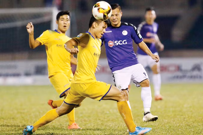 Trong lúc CLB Hà Nội dự tính tổ chức xem World Cup tập thể cho các cầu thủ ở những trận đấu sớm thì HLV Đức Thắng của SLNA lo cầu thủ mất sức vì thức đêm xem bóng đá. Ảnh: VSI.