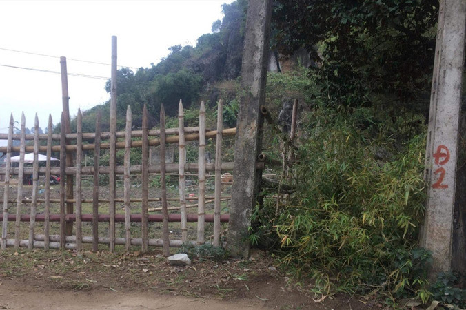 Đường làng bị rào, du khách bị chửi, đuổi?