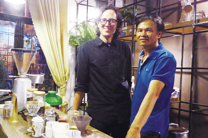 Will và anh Sơn ở Ðà Lạt.