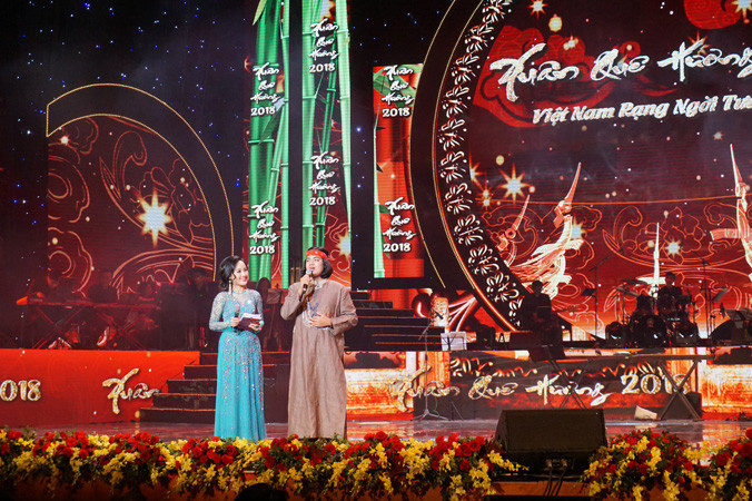 Jayden Trịnh hát trong chương trình Xuân Quê hương 2018. Ảnh: L.A.