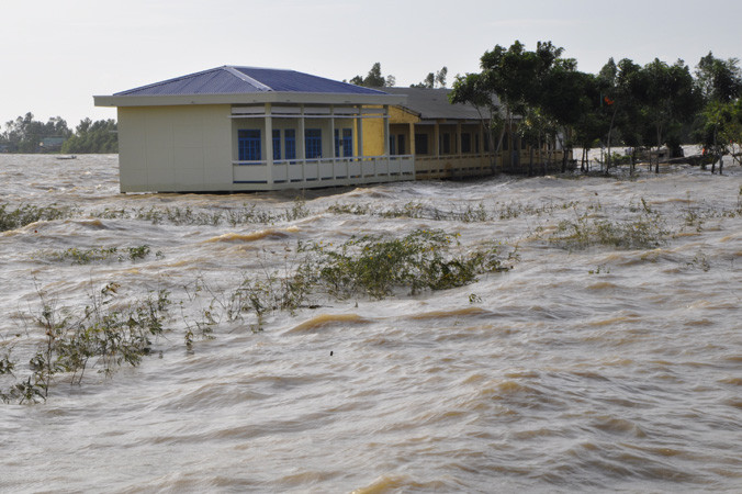 Người dân khu vực ĐBSCL đang chịu ảnh hưởng nặng nề do các đập thủy điện phía thượng nguồn.