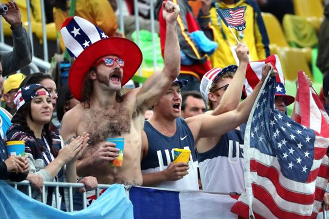 Cổ động viên Mỹ.