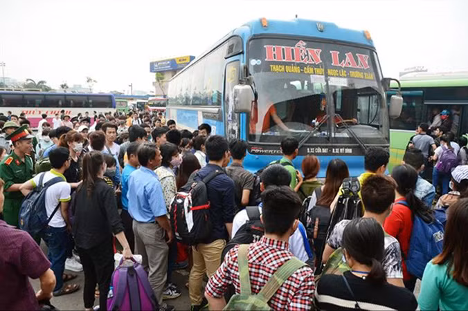  Quản lý vận tải ô tô khách luôn là thách thức với cơ quan chức năng. Ảnh: Thanh Hà.