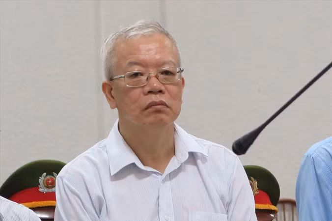 Bị cáo Trần Trung Chí Hiếu bị truy tố về hành vi nhận hối lộ 3 tỷ đồng.