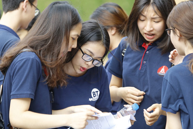 Thí sinh dự thi THPT Quốc gia 2017 tại Hà Nội. Ảnh: Như Ý.