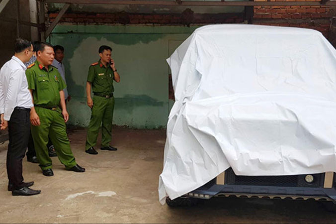 Siêu xe Mercedes G55 đang nằm ở nhà hàng Trường Giang (TP Cần Thơ).