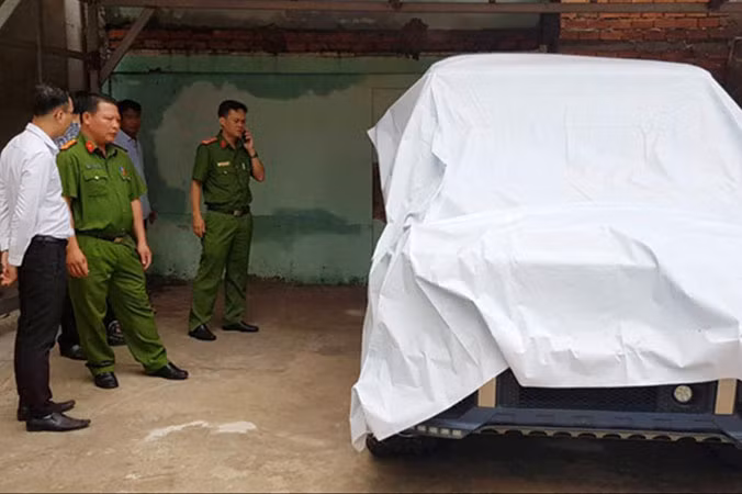 Siêu xe Mercedes G55 đang nằm ở nhà hàng Trường Giang (TP Cần Thơ).