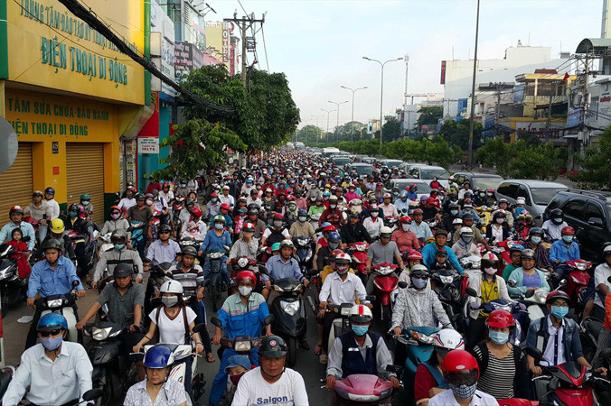 Ðường Trường Sơn dẫn vào sân bay Tân Sơn Nhất thường xuyên xảy ra tình trạng kẹt xe.