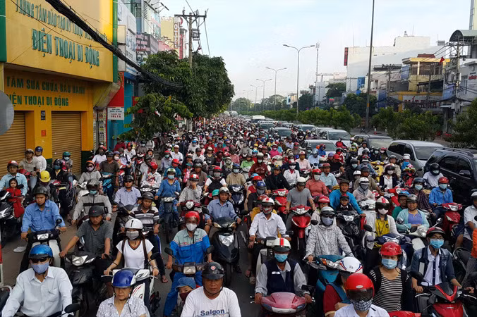 Ðường Trường Sơn dẫn vào sân bay Tân Sơn Nhất thường xuyên xảy ra tình trạng kẹt xe.