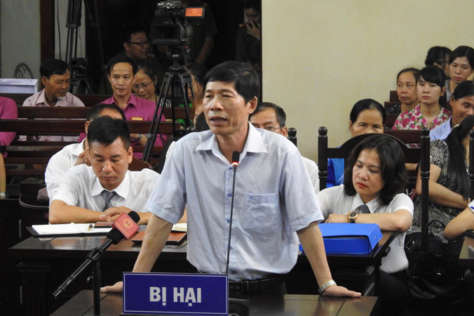 Ông Hoàng Đình Khiếu trả lời HĐXX.