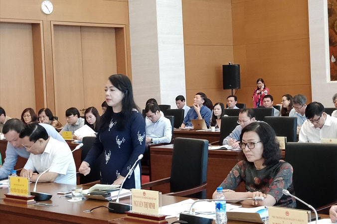 Bộ trưởng Bộ Y tế Nguyễn Thị Kim Tiến tại phiên giải trình ngày 7/8. Ảnh: LD.