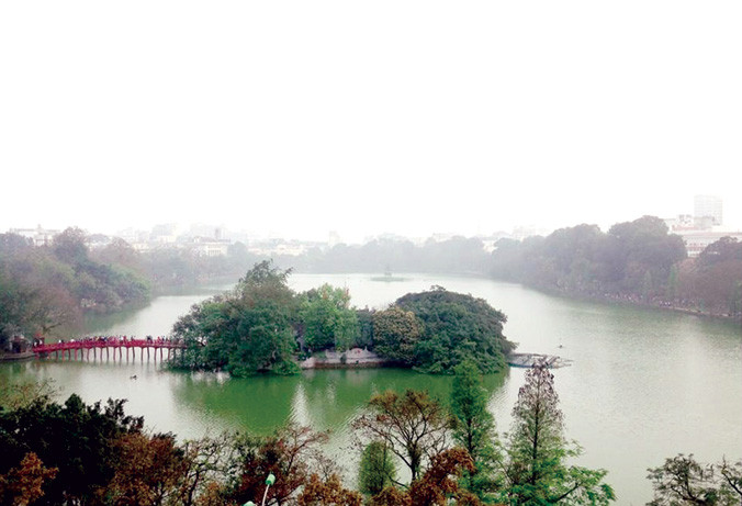 Hồ Gươm nhìn từ trên cao. Ảnh: Trường Phong.