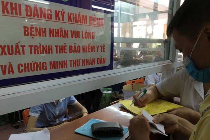 Số lượt khám chữa bệnh tại tuyến y tế cơ sở chiếm trên 70% tổng số lượt KCB BHYT. Ảnh: Nhật Minh.