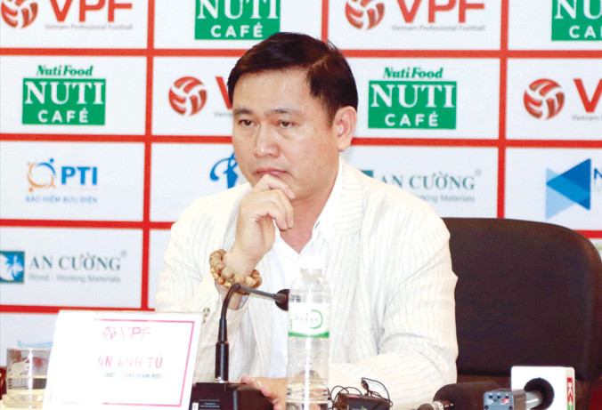 Chủ tịch HĐQT kiêm Tổng giám đốc Công ty VPF Trần Anh Tú không hiểu vì sao bị “đánh” vào thời điểm cận kề Đại hội VFF khoá 8. Ông Tú cũng là ứng viên cho vị trí Phó chủ tịch phụ trách tài chính của VFF khoá tới. Ảnh: VSI.