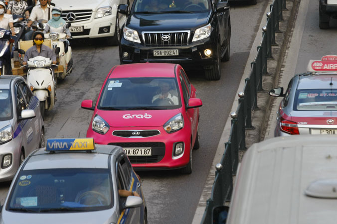 Sự mới mẻ của loại hình kinh tế chia sẻ đang gây bối rối cho các cơ quan quản lý. Ảnh: Như Ý.