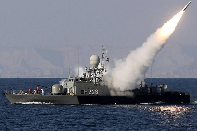 Hải quân Iran trong một lần tập trận ở eo biển Hormuz. Ảnh: Sputnik.