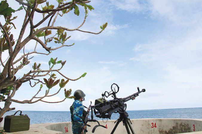 Canh gác, giữ biển trời Tổ quốc ở Trường Sa. Ảnh: Trường Phong