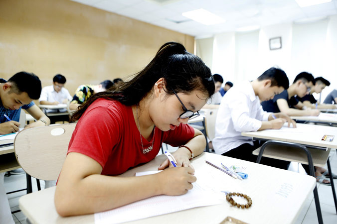 Thí sinh, phụ huynh và toàn xã hội trông chờ một kỳ thi THPT Quốc gia nghiêm túc, an toàn, thuận lợi. Trong ảnh: Kỳ thi THPT Quốc gia 2017. Ảnh: Như Ý.