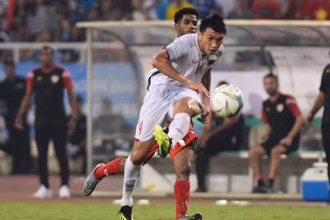 Cú vẩy má ngoài chân trái ghi bàn tuyệt đẹp mang về chiến thắng 1-0 cho ÐT U23 Việt Nam của Ðoàn Văn Hậu. Ảnh: NHƯ Ý.