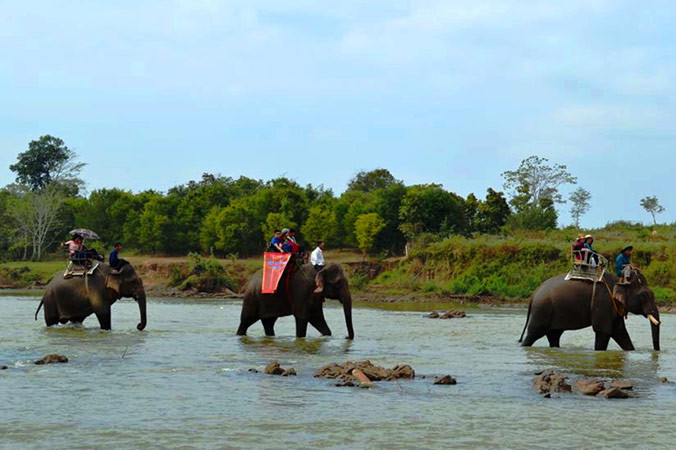 Sông Sê Rê Pốk dưới ánh nắng chiều.