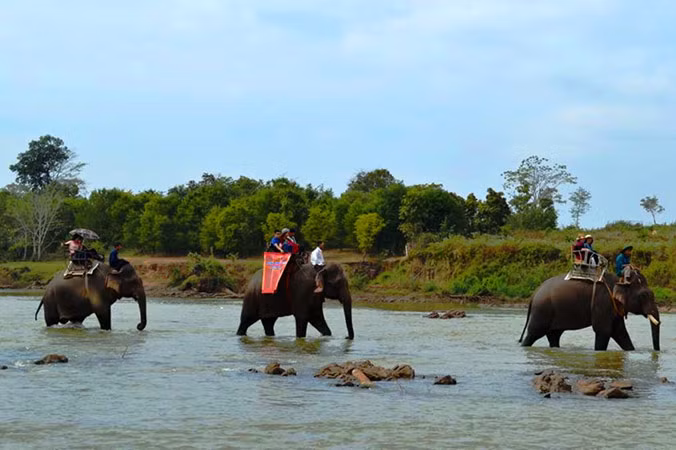 Sông Sê Rê Pốk dưới ánh nắng chiều.