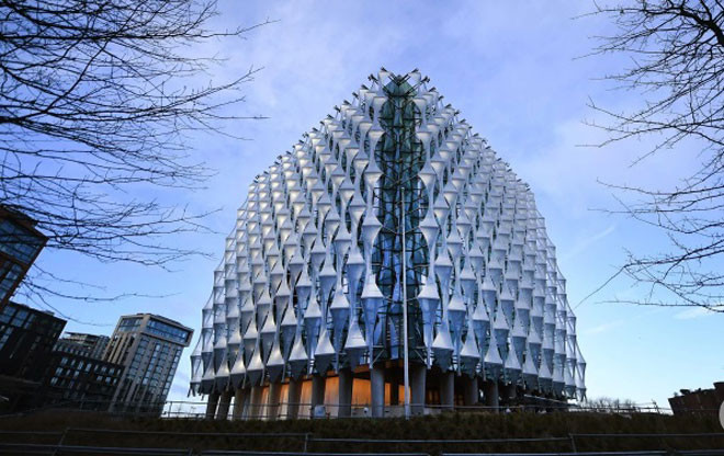 Ðại sứ quán Mỹ mới tại London trị giá 1 tỷ USD được khai trương hồi đầu năm 2018. Ảnh: Guardian.