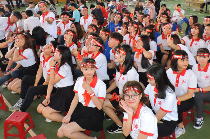 Chủ Nhật Đỏ tươi vui tại trường Đại học Tây Nguyên.