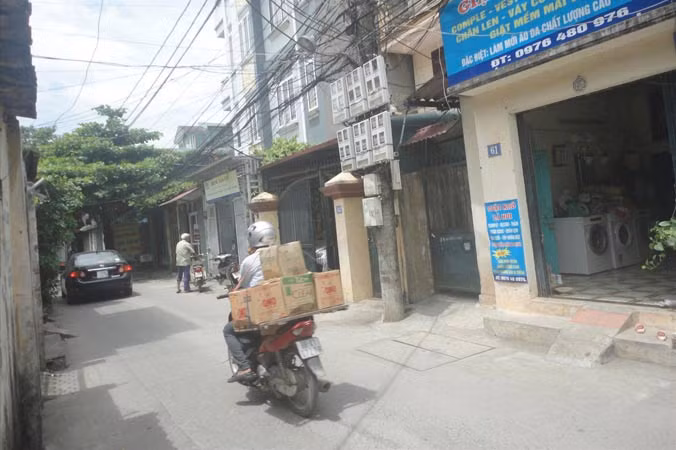 Sau nhiều năm chờ làm sổ đỏ, một phần đất của các hộ dân KTT Vận tải được xác định là đất lấn chiếm. Ảnh: K.N.