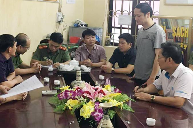 Ông Vũ Trọng Lương (đứng).