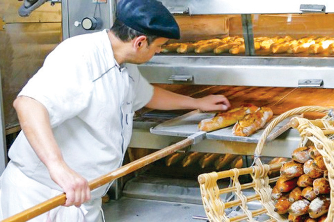 Bánh mỳ baguette ra lò.