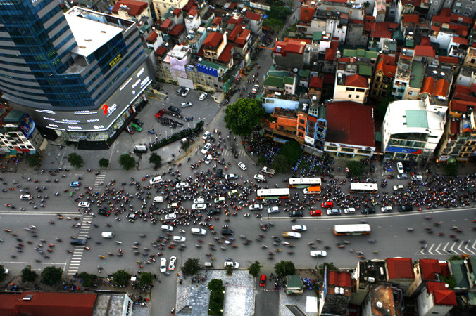 Công tác quy hoạch kém khiến mật độ xây dựng, dân số nội đô ngày càng tăng. Ảnh: Hồng Vĩnh.