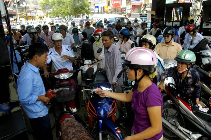 Chủ nhiệm Ủy ban Tư pháp Lê Thị Nga cho rằng thuế BVMT cần bàn kỹ thêm. Ảnh: Hồng Vĩnh.