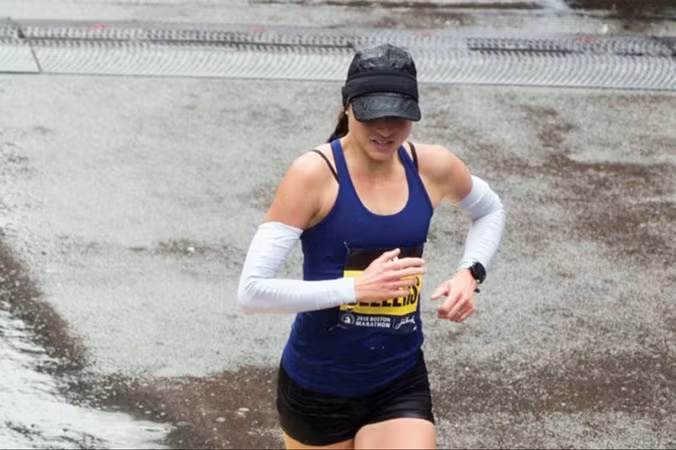 Nữ y tá Sarah Sellers.