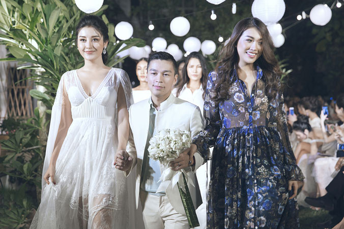 Á hậu Huyền My (trái) sẽ tham gia làm khách mời bình luận trong show của Adrian Anh Tuấn tại Cocobay Ðà Nẵng. Ảnh: Kính Cận.