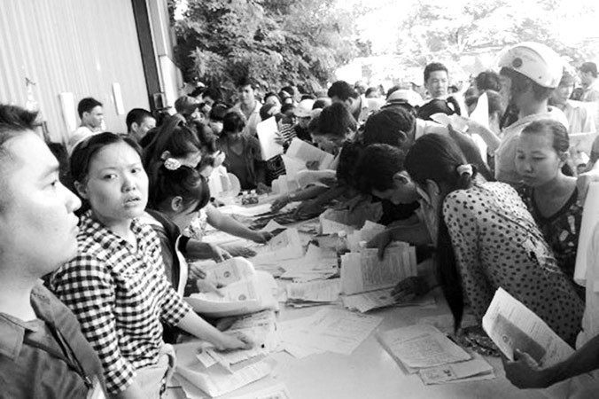 Nhiều người lao động chỉ biết mình bị nợ tiền BHXH khi chủ doanh nghiệp bỏ trốn.