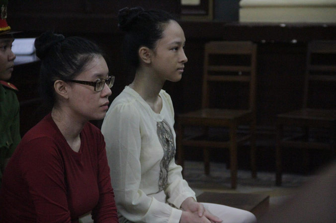 Hoa hậu Phương Nga và Thùy Dung tại phiên tòa trước đây. Ảnh: Tân Châu.