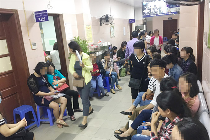 Hằng ngày, hằng trăm cặp vợ chồng bị hiếm muộn tìm đến các bệnh viện điều trị chỉ mong có một mụn con.