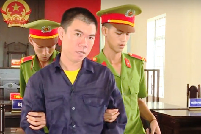 Bị cáo Dũng bị dẫn giải tại tòa ngày 4/5.