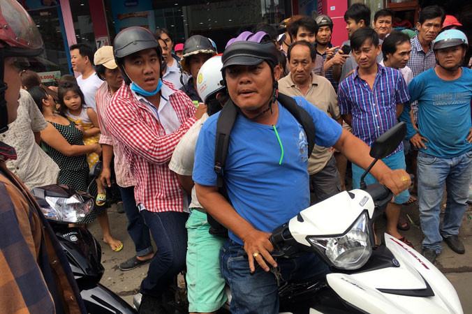 Hiệp sĩ tỉnh Bình Dương bắt cướp. Ảnh: PV.